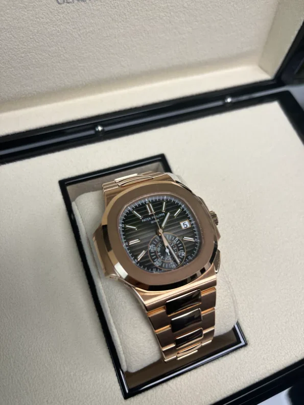 PATEK PHILIPPE NAUTILUS FLYBACK CHRONOGRAPH DATE 40.5MM - Image 4