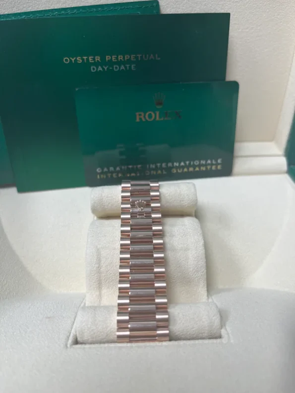 Rolex Day-Date m228235-0002 Rose gold with Chocolate Roman Numerals Dial President bracelet (40mm) Super Clone - Image 3