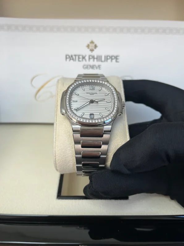 PATEK PHILIPPE Nautilus Ladies Watch 7118/1A-010 White Dial on Stainless Steel Bracelet (35mm) Super Clone - Image 6