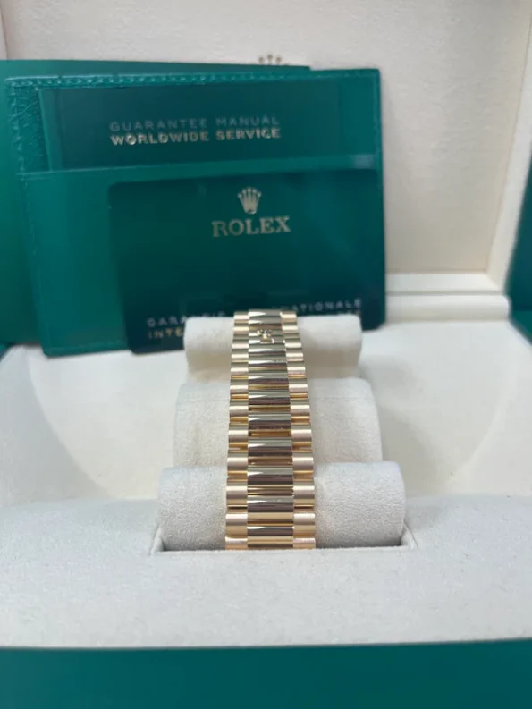 Rolex Day-Date 40 Yellow Gold Champagne Roman Dial Fluted Bezel (Ref # 228238) - Image 6