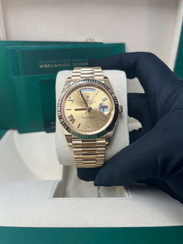 Rolex Day-Date 40 Yellow Gold Champagne Roman Dial Fluted Bezel (Ref # 228238) - Image 7