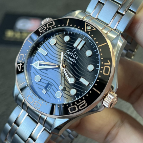 OMEGA Seamaster Diver 300 Two Tone with Black Dial (42mm) Super Clone - Image 3