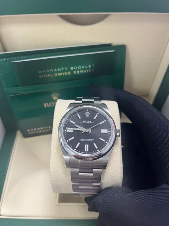 Rolex OYSTER PERPETUAL M124300 41mm - Image 7