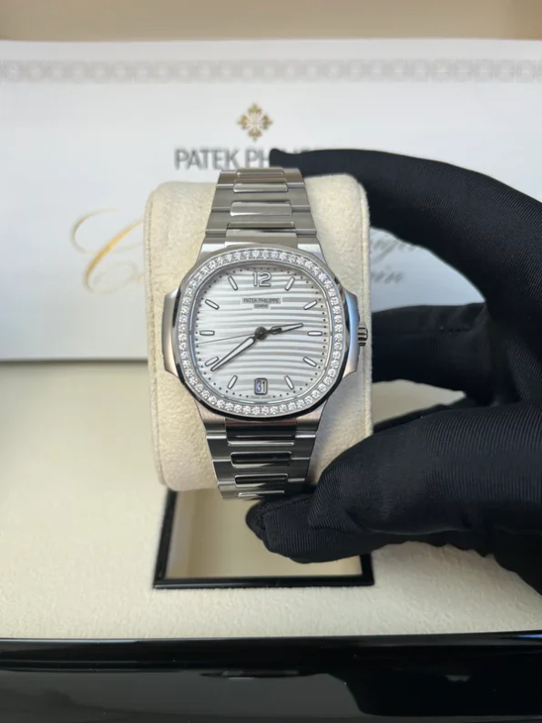 PATEK PHILIPPE Nautilus Ladies Watch 7118/1A-010 White Dial on Stainless Steel Bracelet (35mm) Super Clone - Image 7