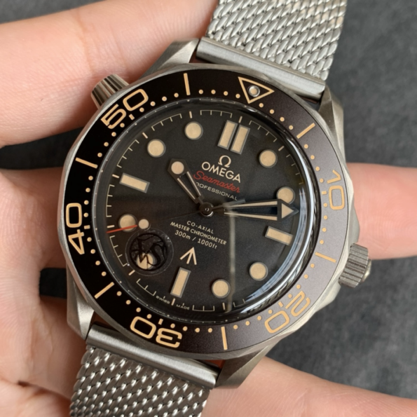 OMEGA Seamaster Diver 300m 007 No Time to Die Edition James Bond Watch - Image 3