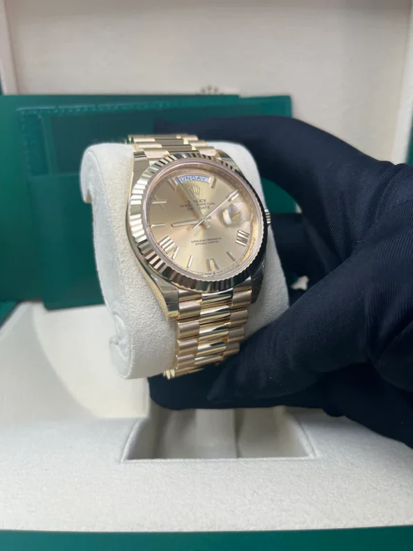 Rolex Day-Date 40 Yellow Gold Champagne Roman Dial Fluted Bezel (Ref # 228238) - Image 9