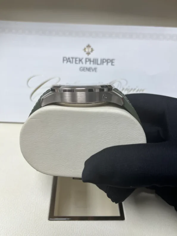 PATEK PHILIPPE AQUANAUT CHRONOGRAPH 42.2MM - Image 4