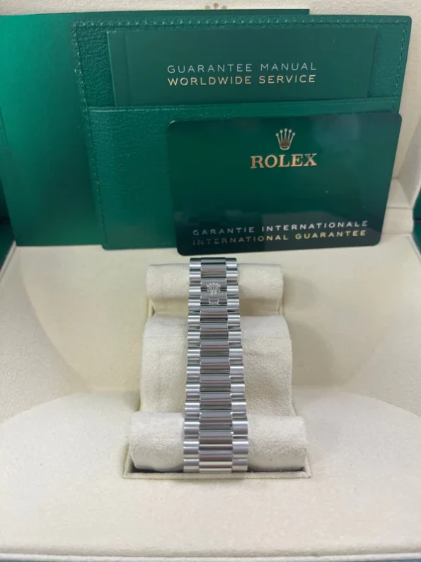 Rolex Day-Date m228236-0012 White gold Ice Blue Dial (Roman Numerals) President bracelet (40mm) Super Clone - Image 6