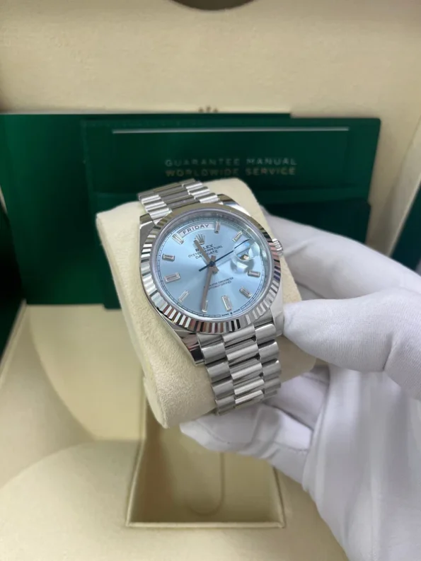 Rolex Day-Date m228236-0012 White gold Ice Blue Dial (Roman Numerals) President bracelet (40mm) Super Clone - Image 8