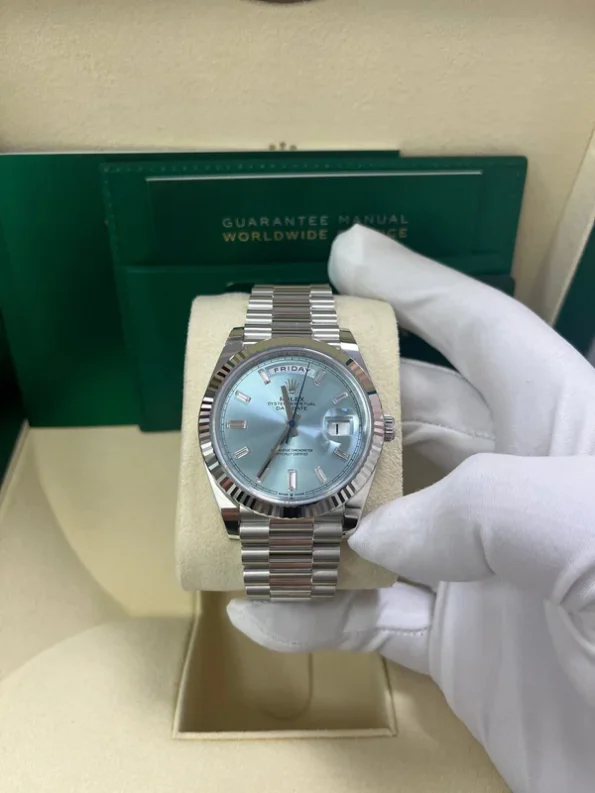 Rolex Day-Date m228236-0012 White gold Ice Blue Dial (Roman Numerals) President bracelet (40mm) Super Clone - Image 7