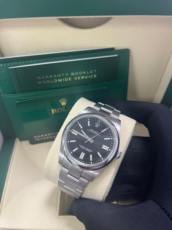 Rolex OYSTER PERPETUAL M124300 41mm - Image 9